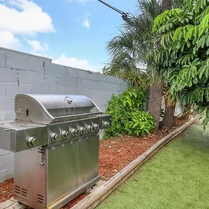 Great Location With Large Garden 2br Apt Tampa