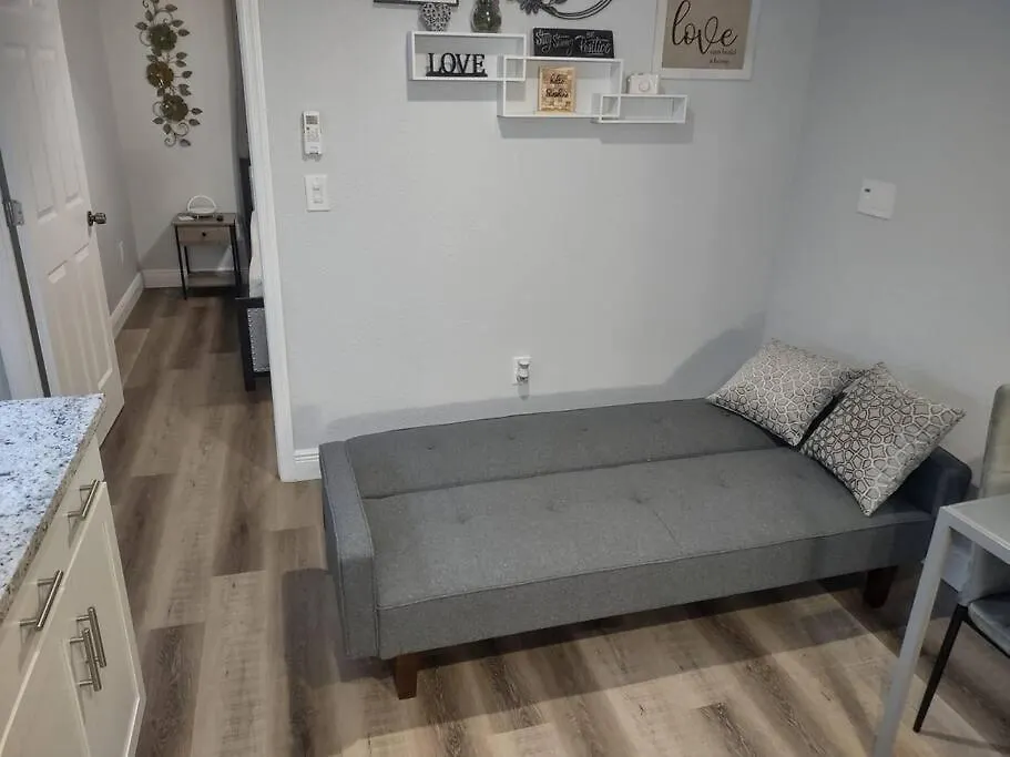 Torres Tiny Home Midtown Westtampa Rjs Apartment